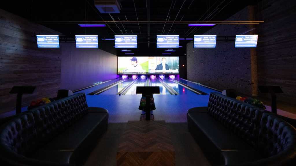 surge_entertainment_center_bowling